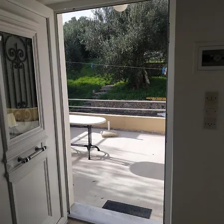 Nikos * Agios Stefanos (Thinali)